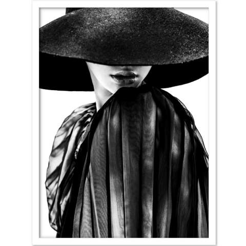 LADY IN A HAT